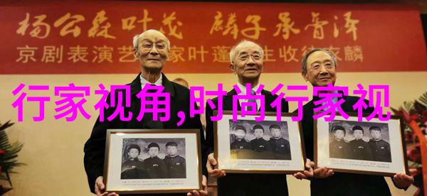时尚短袖连衣裙套装(短袖连衣裙内搭什么)